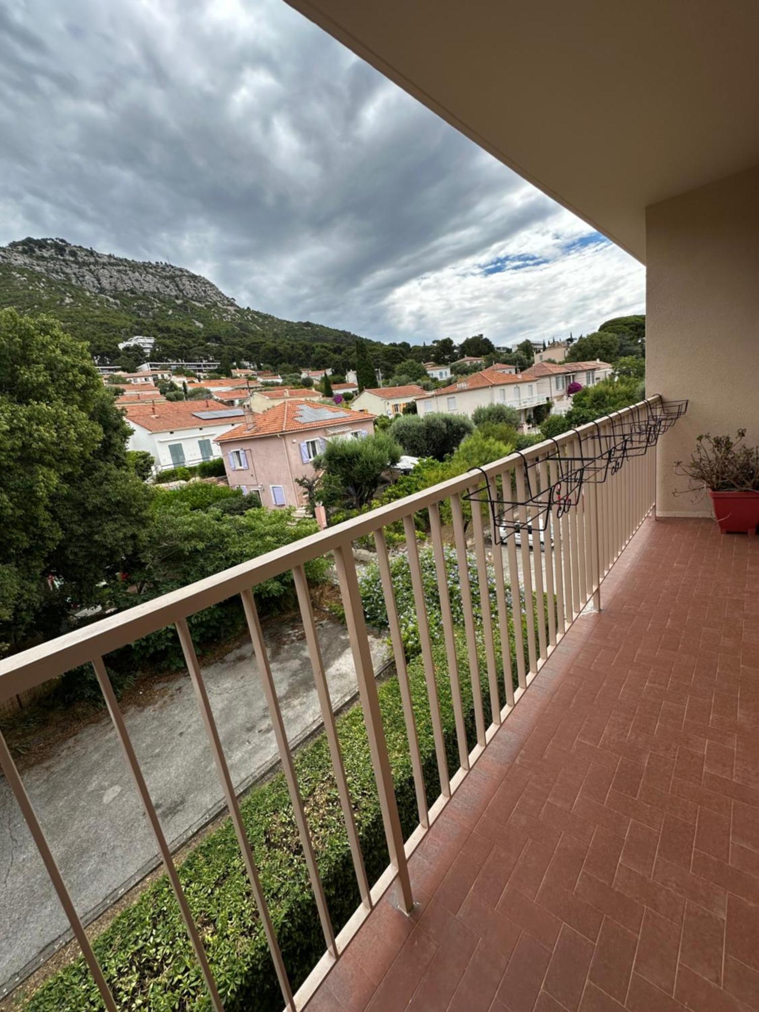 T4 Avec Terrasse Et Garage Prive Apartment Toulon Exterior photo